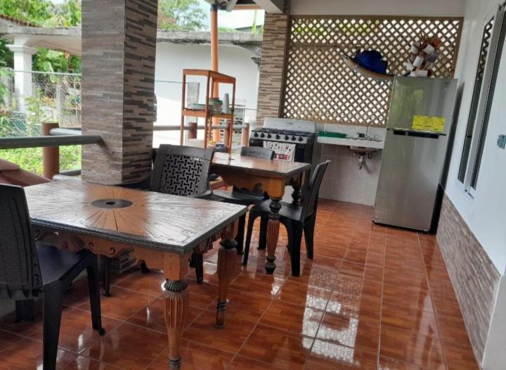 Hotel El Pez Dorado Rio Dulce Ngoại thất bức ảnh